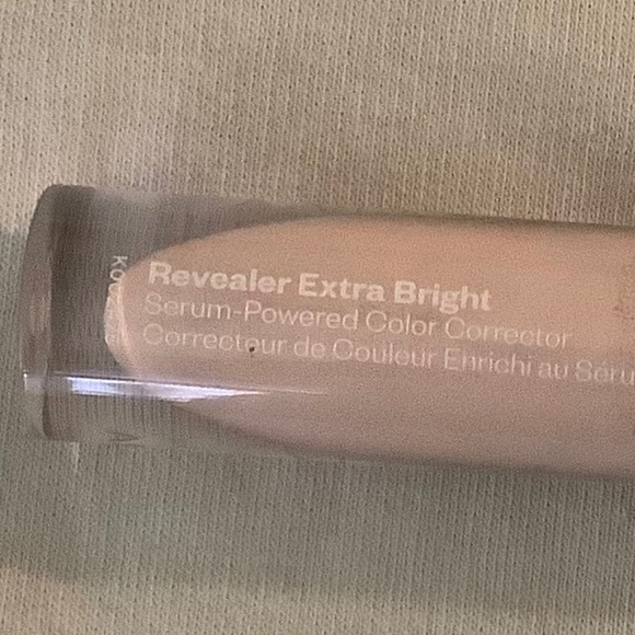 Kosas Revealer Extra Bright - Picture 3 of 4